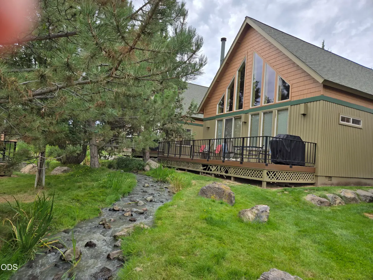 1732 Prairie Falcon Drive, Redmond, OR 97756 - #1