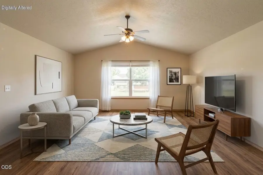 850 NW Quince Avenue, Redmond, OR 97756 - #3