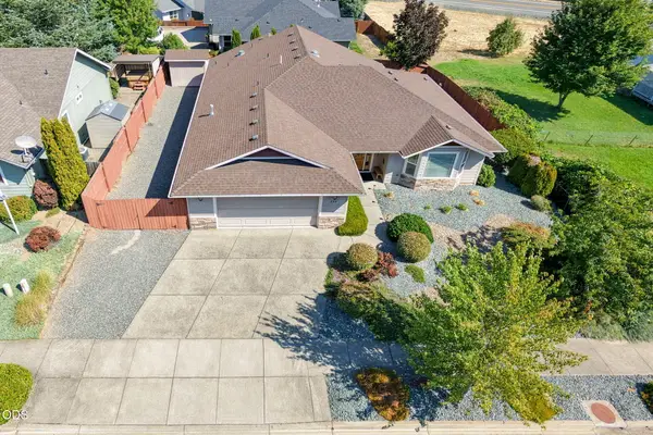 238 SW Jamee Kay Lane, Grants Pass, OR 97527