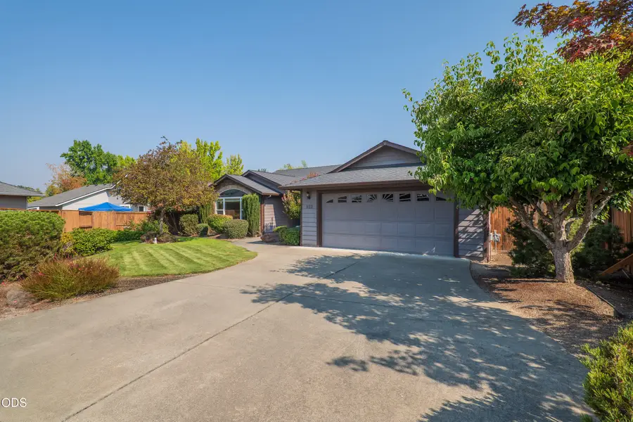 932 SW Princess Circle, Grants Pass, OR 97527 - #2