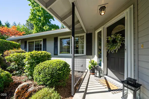171 Shaniko Court, Medford, OR 97504