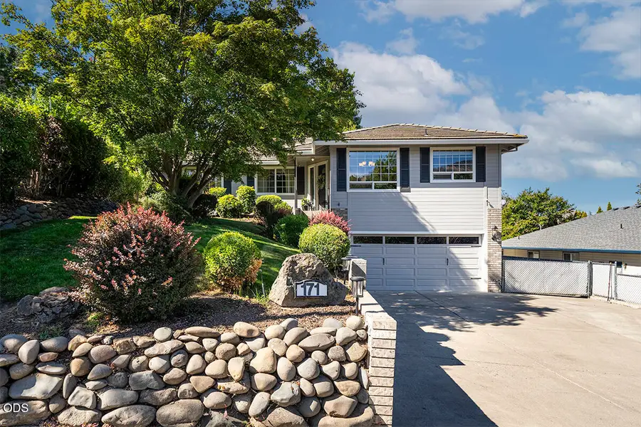 171 Shaniko Court, Medford, OR 97504 - #3