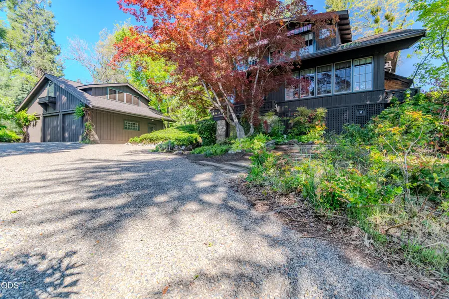 2569 Old Stage Road, Medford, OR 97502 - #2