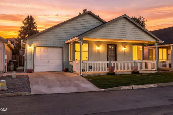 803 Bower Lane, Grants Pass, OR 97527