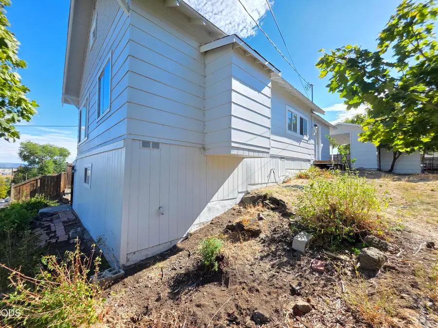 324 N 3rd Street, Klamath Falls, OR 97601 - #3