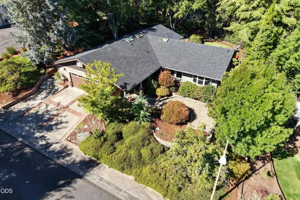 76 Monterey Drive, Medford, OR 97504