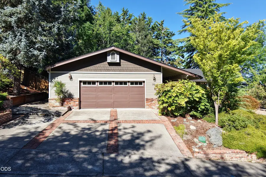 76 Monterey Drive, Medford, OR 97504 - #2