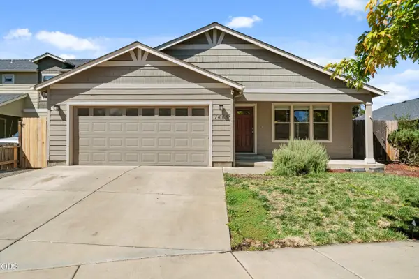 1466 Clearsprings Drive, Medford, OR 97501