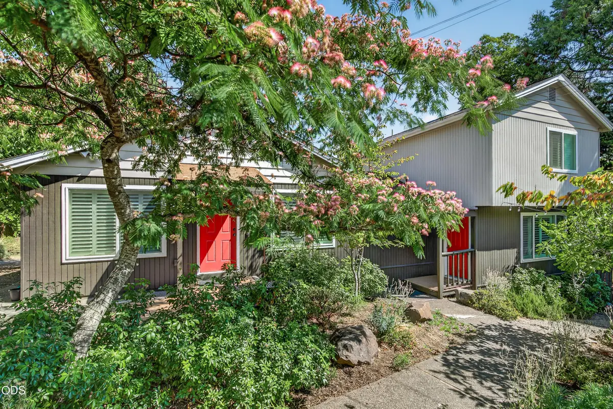 373 Iowa Street, Ashland, OR 97520 - #1