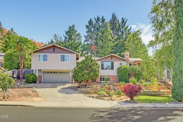 811 NE Oregon Avenue, Grants Pass, OR 97526