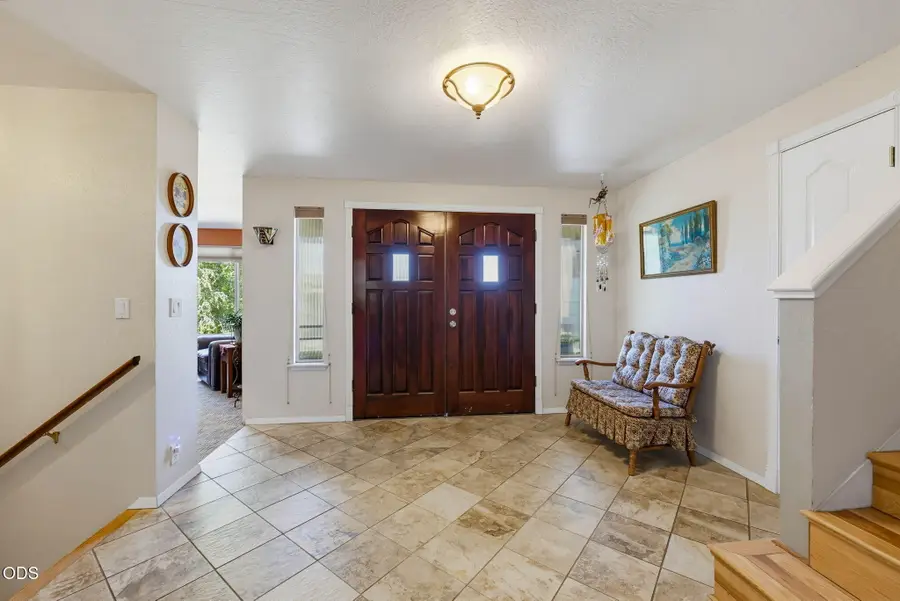 811 NE Oregon Avenue, Grants Pass, OR 97526 - #2