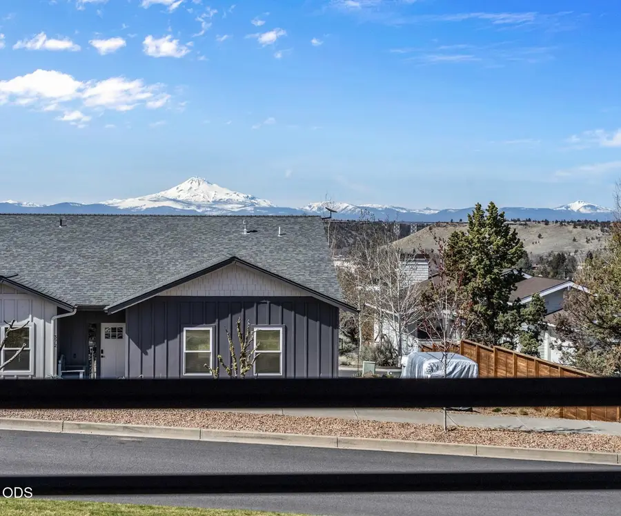 373 SE Manzanita Drive, Madras, OR 97741 - #3