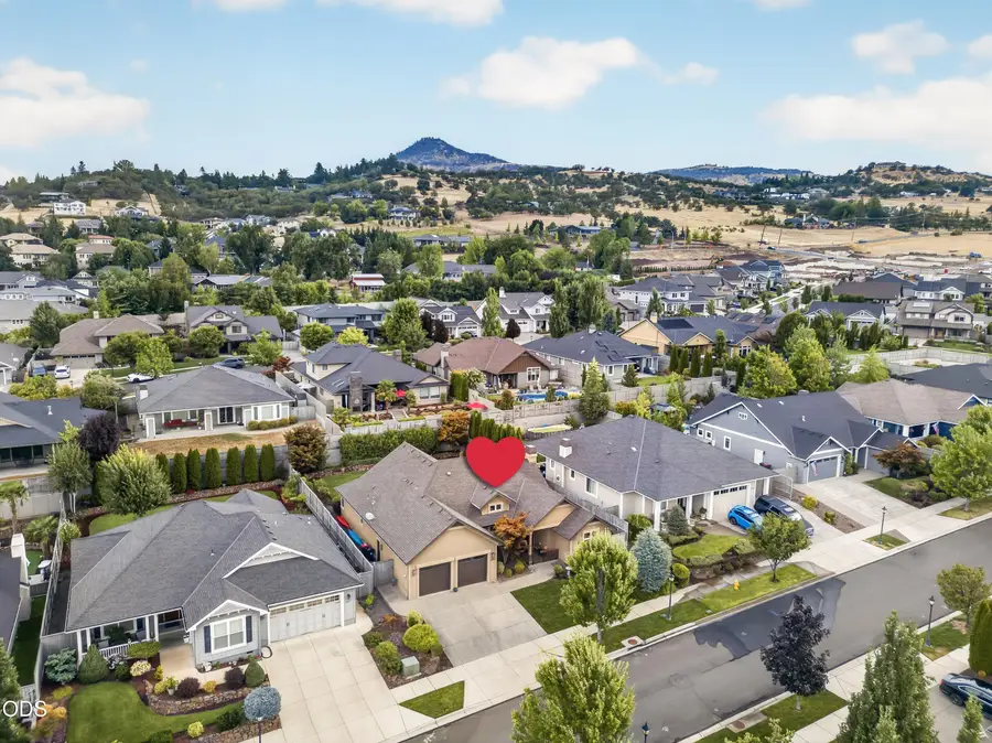 4023 Crystal Springs Drive, Medford, OR 97504 - #2