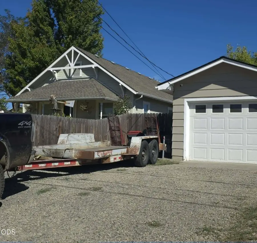575 Bush Street, Central Point, OR 97502 - #2