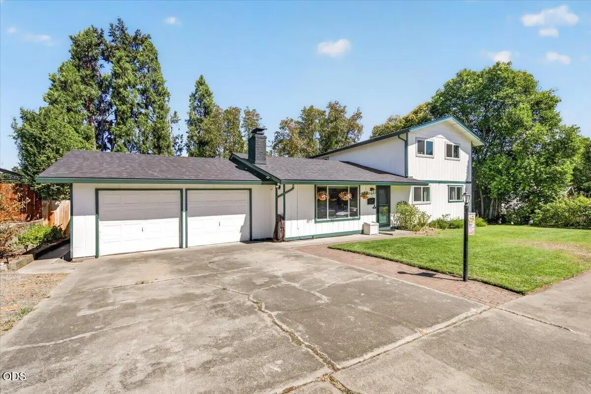 1825 Hybiscus Street, Medford, OR 97504 - #1