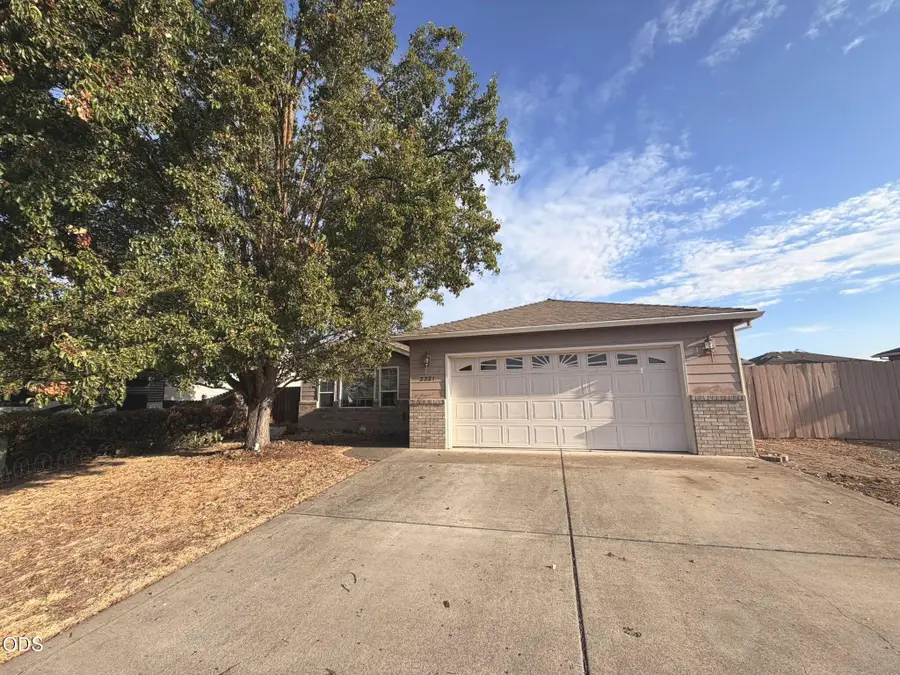2321 Savannah Drive, Central Point, OR 97502 - #2