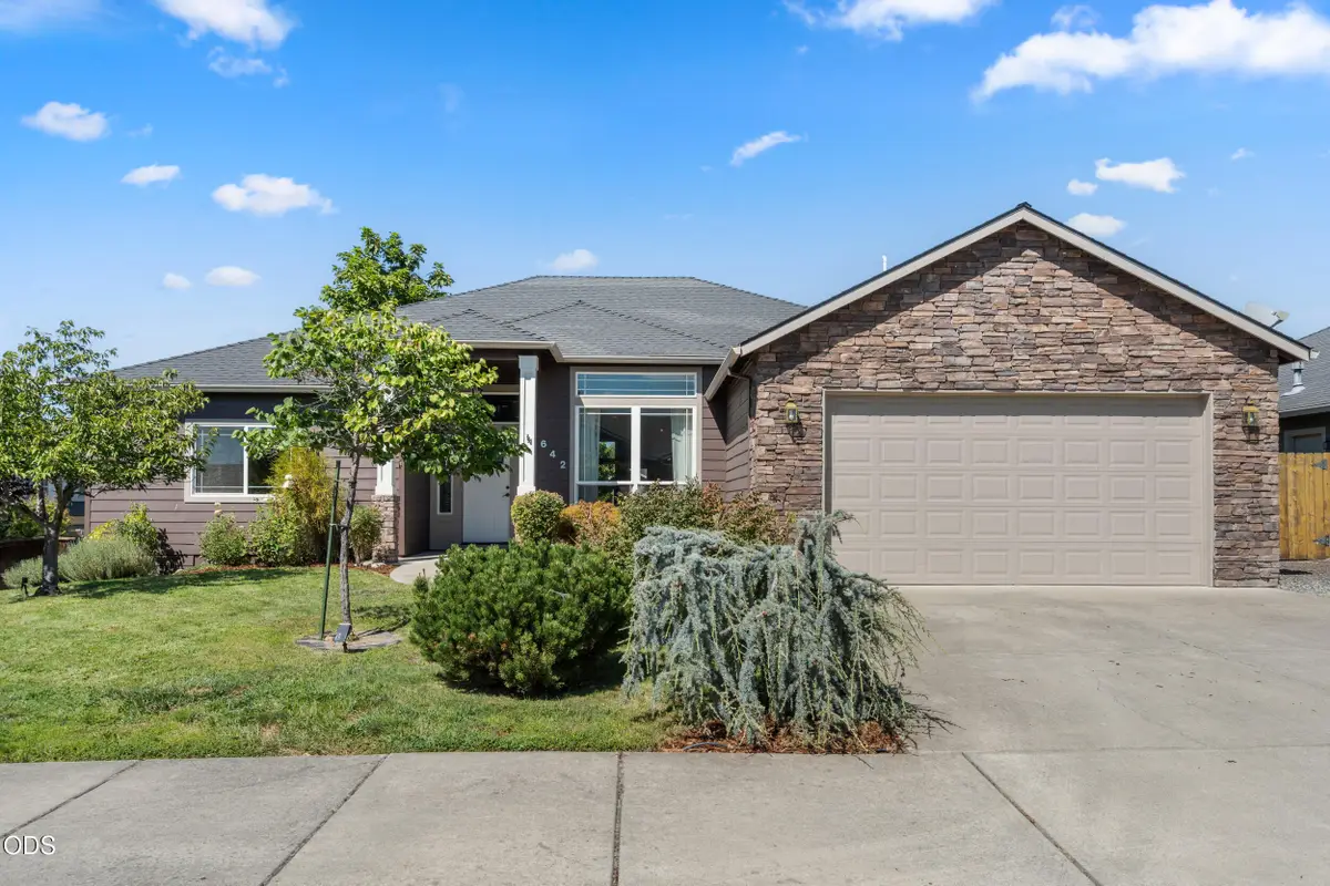 642 Sheffield Drive, Eagle Point, OR 97524 - #1