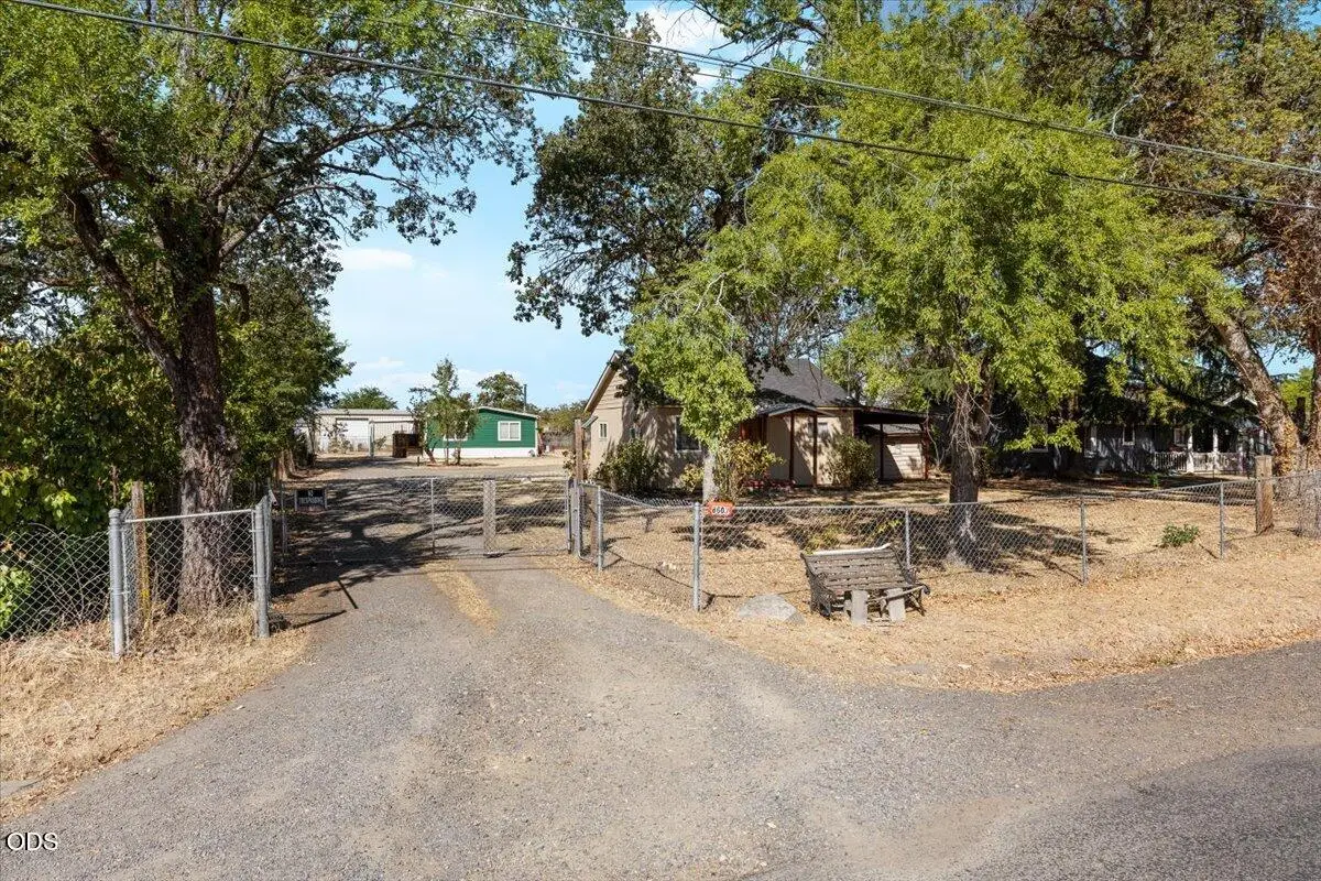 6607 Pinehurst Street, Central Point, OR 97502 - #1