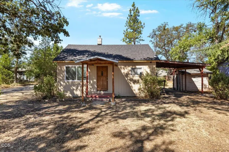 6607 Pinehurst Street, Central Point, OR 97502 - #3