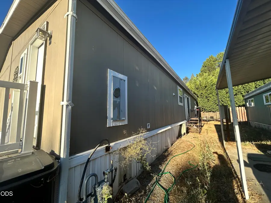 1246 2nd Avenue #UNIT 16, Gold Hill, OR 97525 - #2