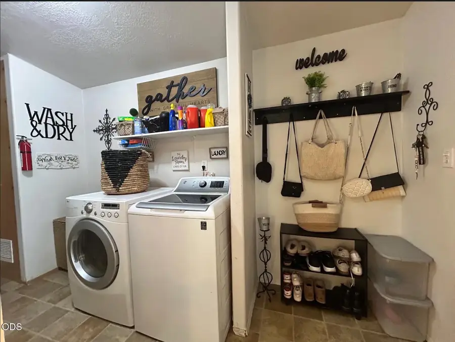 1246 2nd Avenue #UNIT 16, Gold Hill, OR 97525 - #3