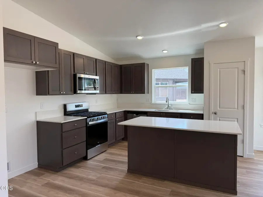 588 NE Mcgee Street #157, Madras, OR 97741 - #3