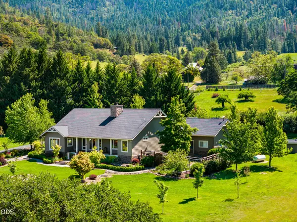 931 Hogan Road, Jacksonville, OR 97530