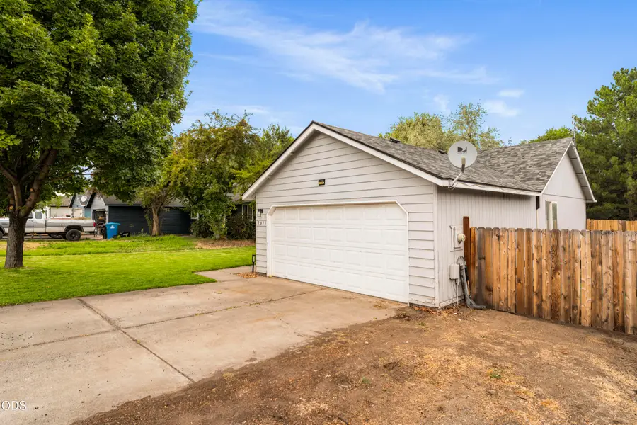 2971 SW Salmon Avenue, Redmond, OR 97756 - #3