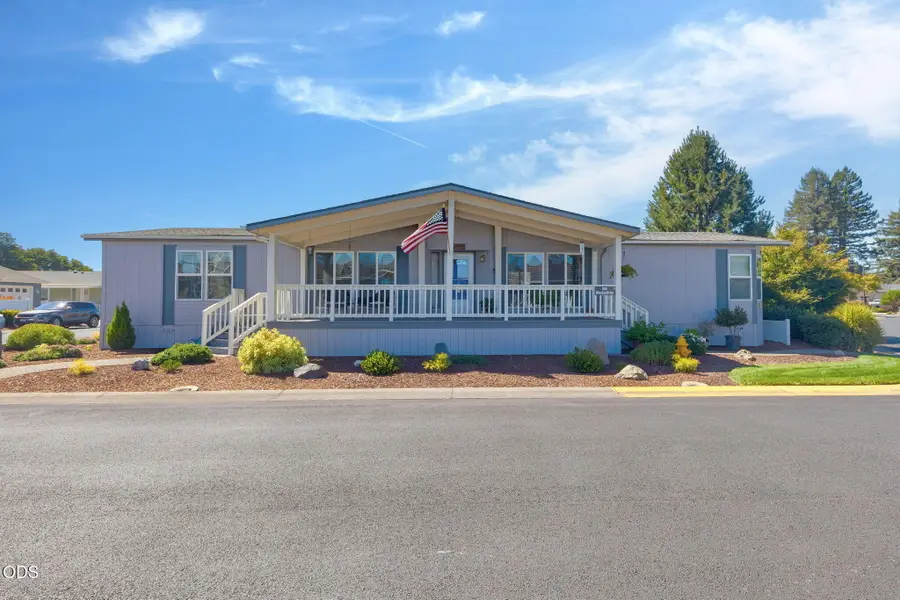300 Winston Drive, Grants Pass, OR 97526 - #3