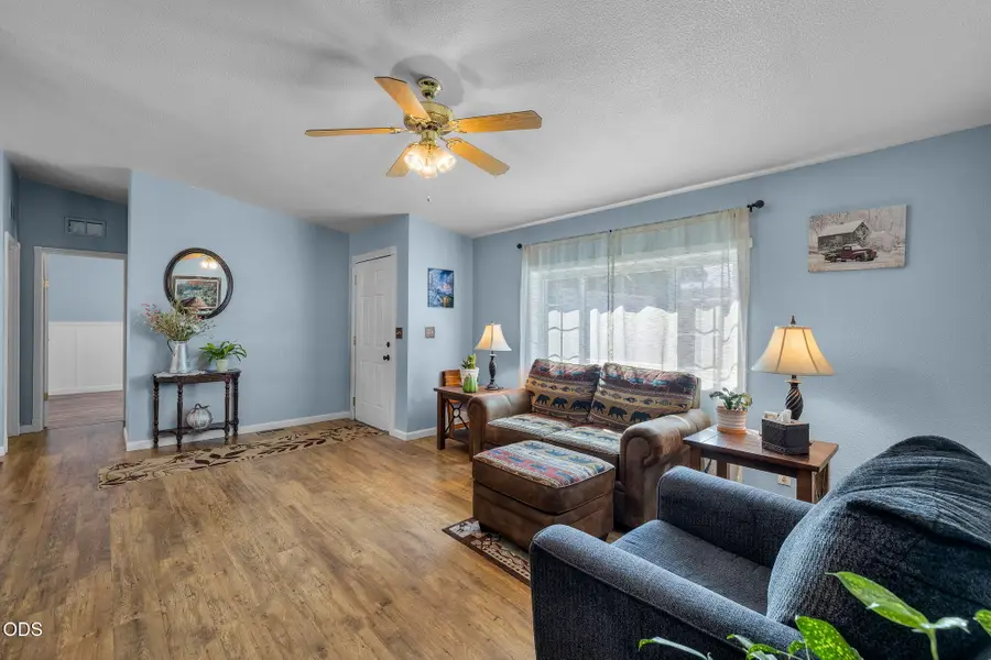 2808 SW 25th Street, Redmond, OR 97756 - #2
