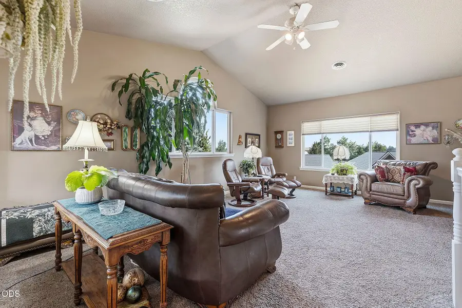 2350 SW Indian Avenue, Redmond, OR 97756 - #2