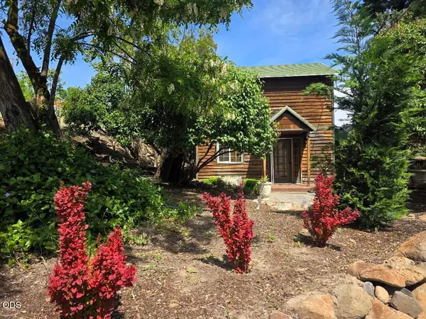 110 Staats Avenue, Maupin, OR 97037