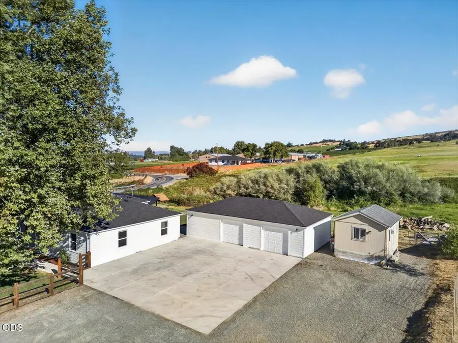 4785 Fern Valley Road, Medford, OR 97504 - #2
