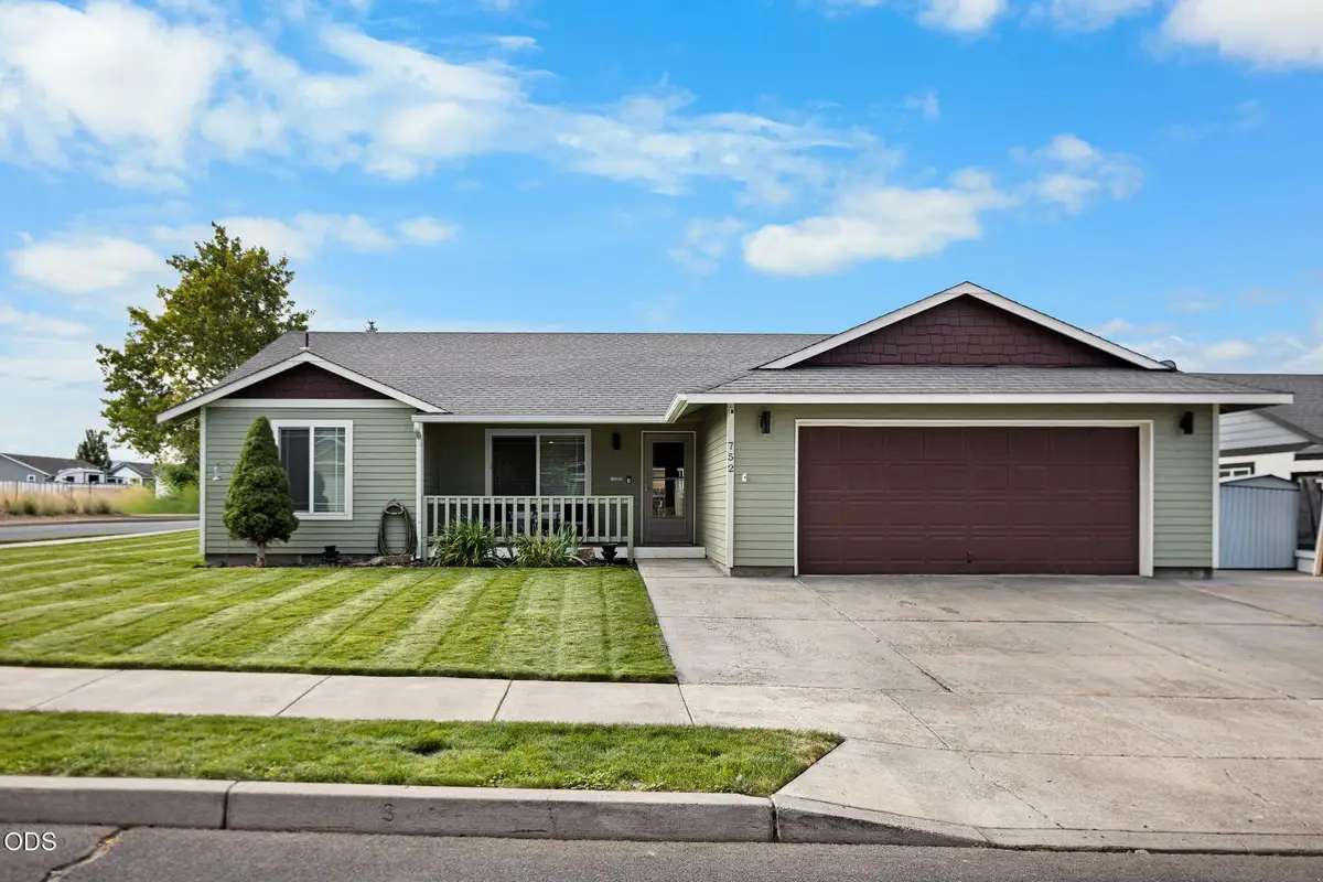 752 NE Blackbear Street, Prineville, OR 97754 - #1