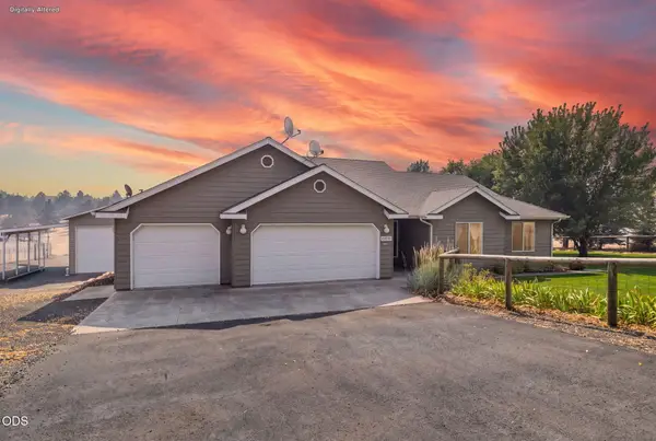 2085 SE Sagebrush Drive, Madras, OR 97741