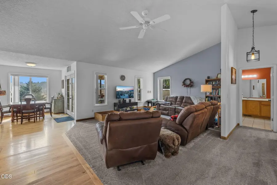 2085 SE Sagebrush Drive, Madras, OR 97741 - #2