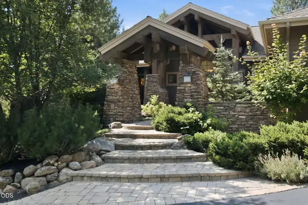 17094 Lady Caroline Drive, Sisters, OR 97759