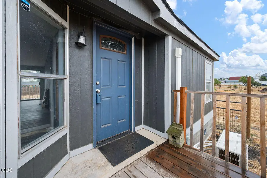101 NE Daisy Street, Madras, OR 97741 - #2