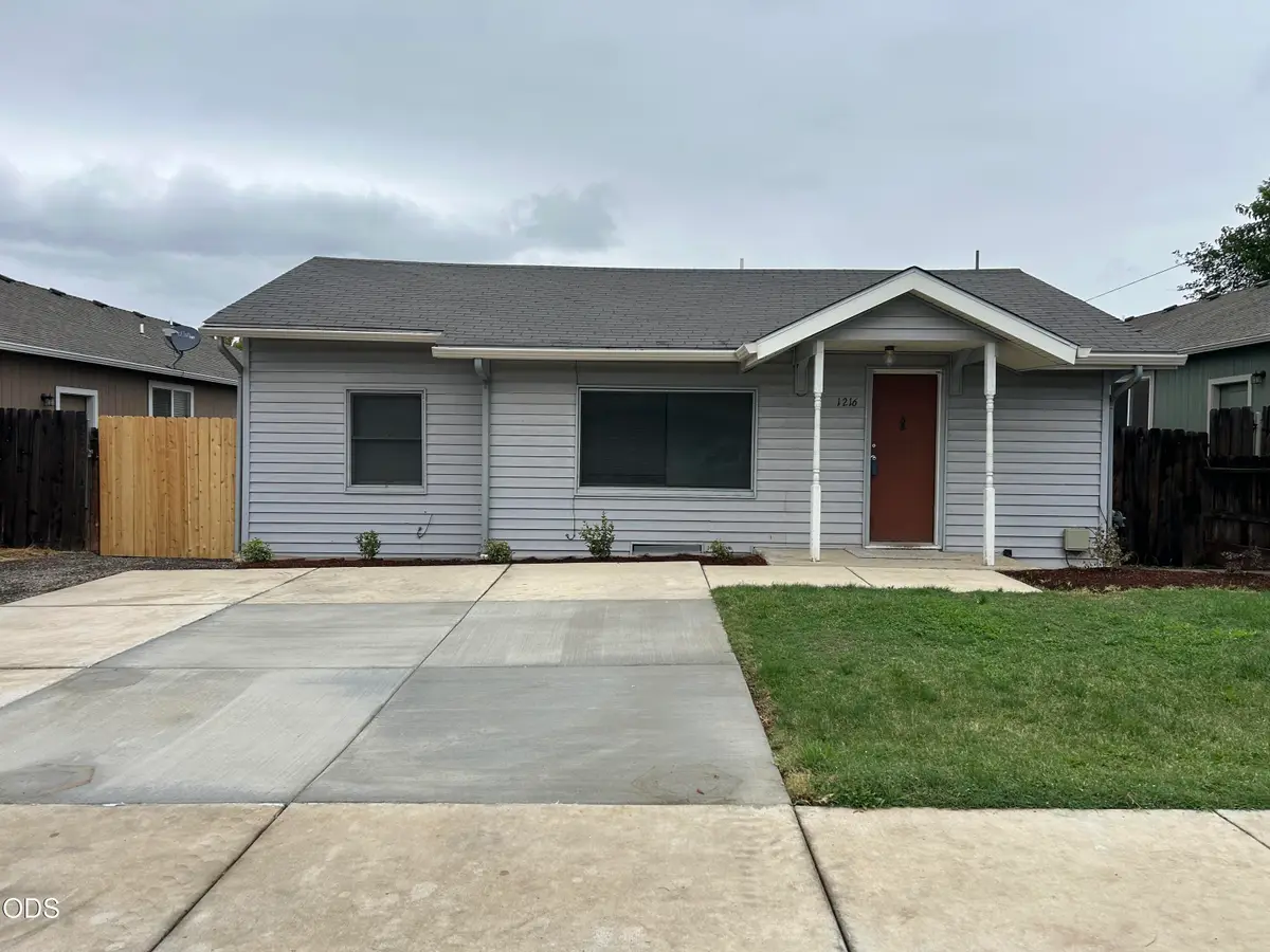 1216 Maple Park Drive, Medford, OR 97501 - #1