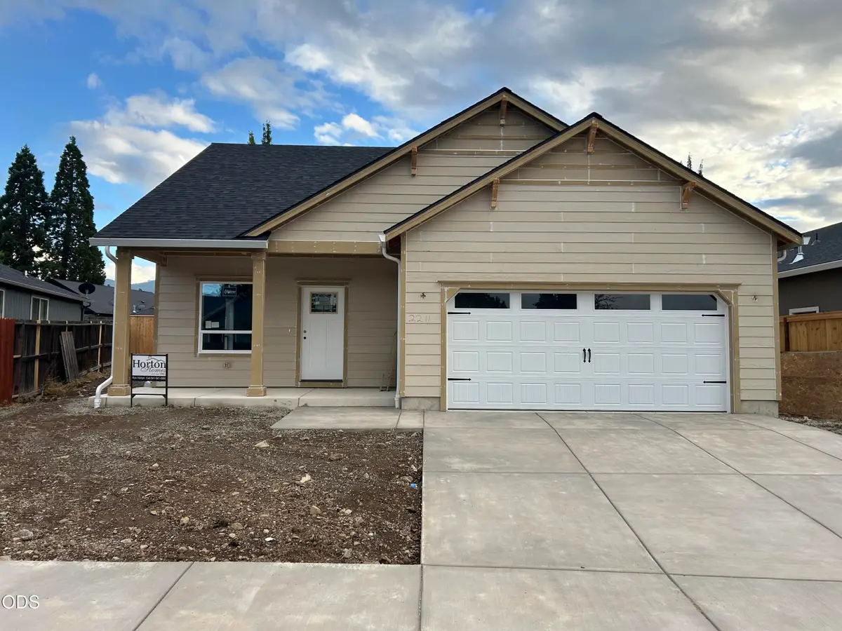 2211 Piazza Drive, Medford, OR 97501 - #1