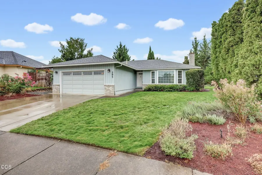 295 Wren Court, Medford, OR 97501 - #2