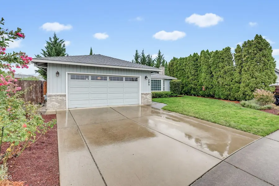 295 Wren Court, Medford, OR 97501 - #3