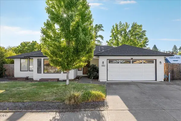 1882 Filmore Drive, Medford, OR 97504