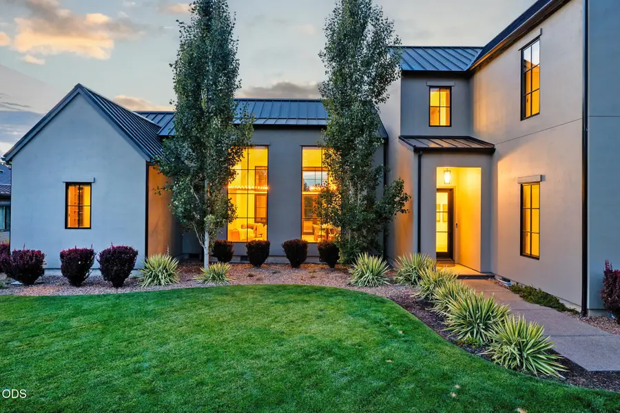 61901 Hosmer Lake Drive, Bend, OR 97702 - #3