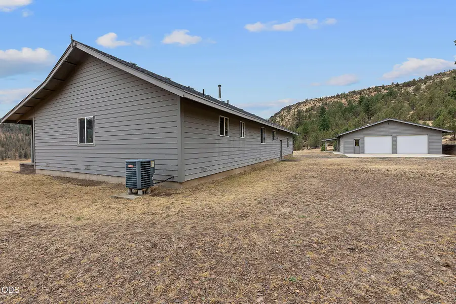 3335 NE Mckay Creek Road, Prineville, OR 97754 - #2