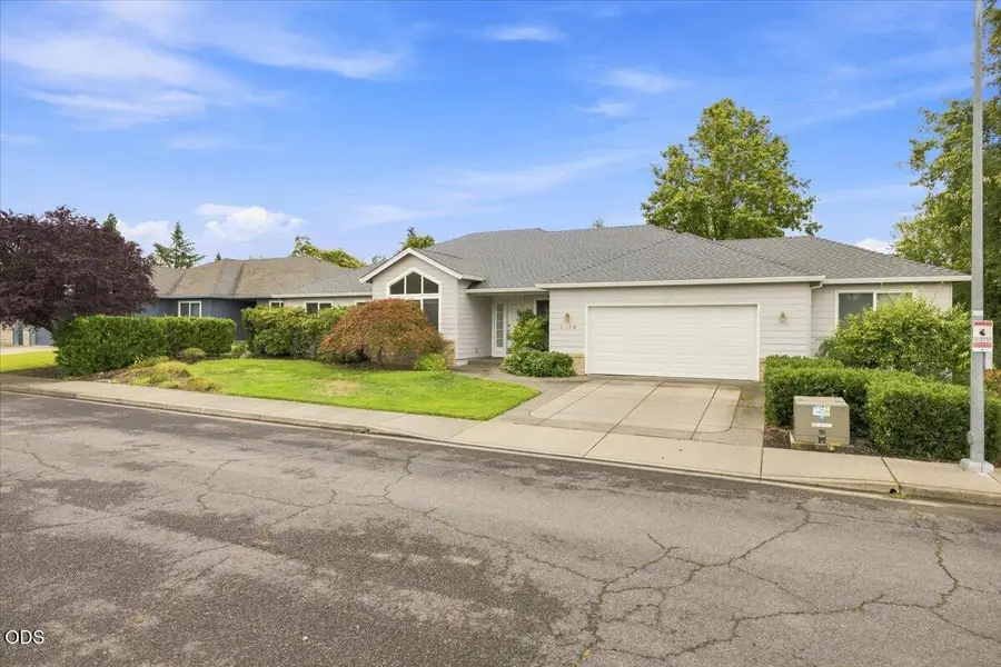 3436 Blue Blossom Drive, Medford, OR 97504 - #3