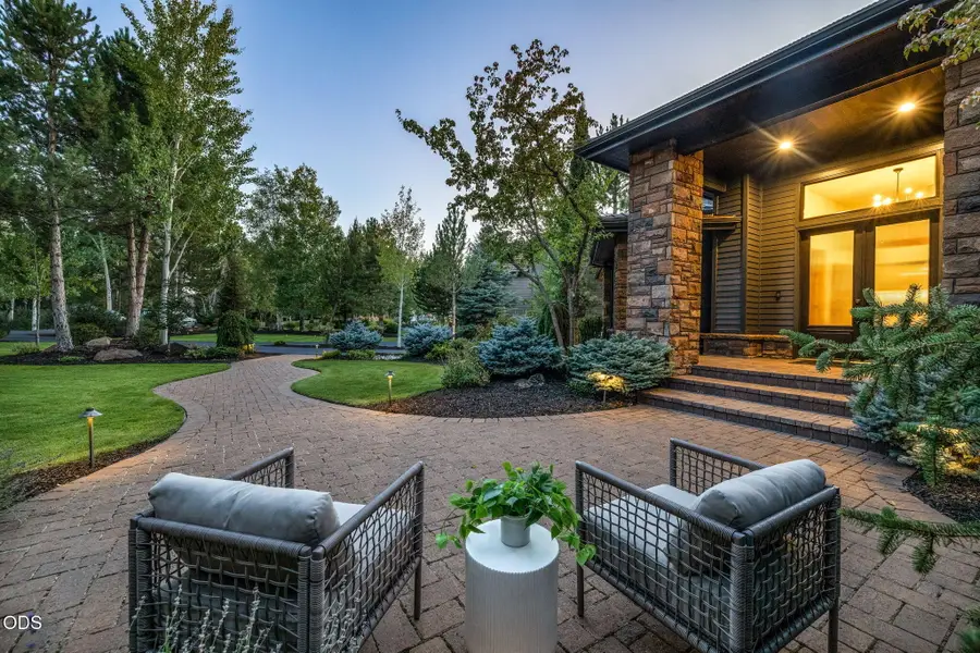 19275 Green Lakes Loop, Bend, OR 97702 - #3