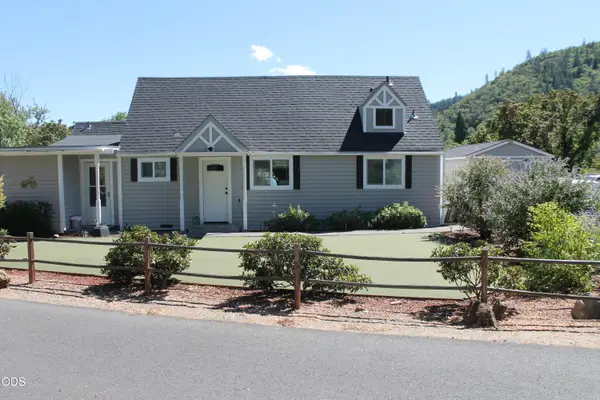284 N 1st Avenue, Gold Hill, OR 97525