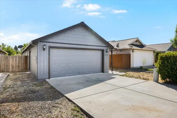 129 Cottonwood Drive, Eagle Point, OR 97524