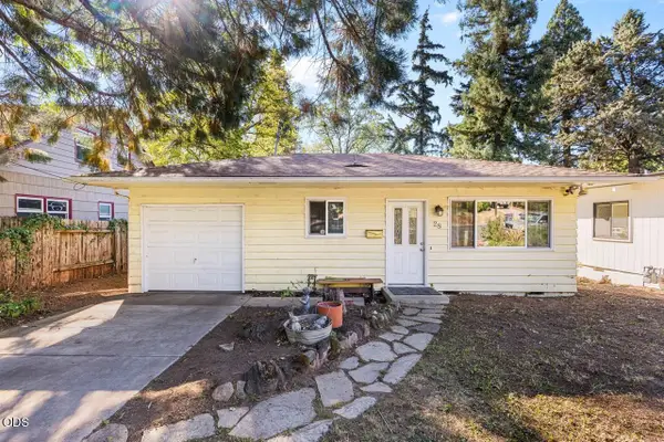 28 Eastwood Drive, Medford, OR 97504